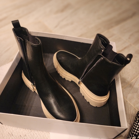 Steven Armond Boots- 7.5 - Picture 3 of 6